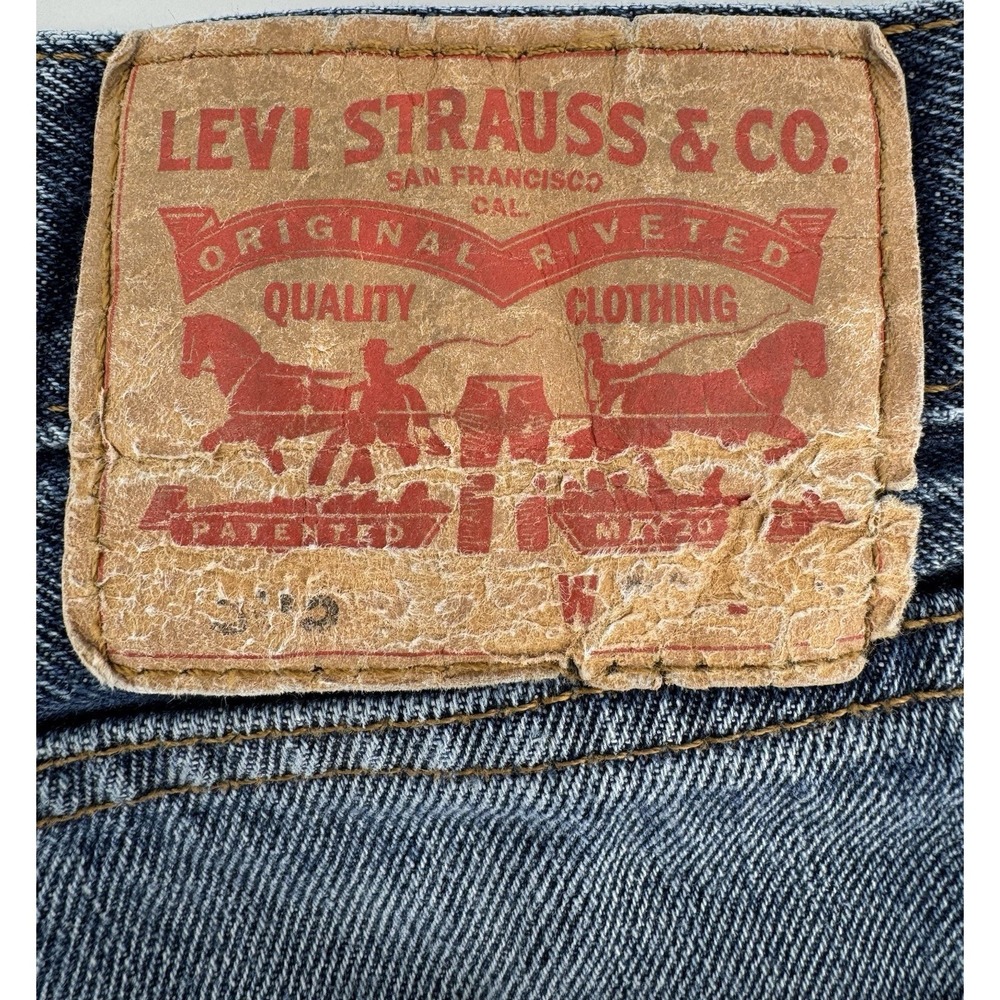 Levi's 505 Women's High Rise Cut Off Blue Denim Shorts Distressed Size 31 / 32W - Picture 3 of 7